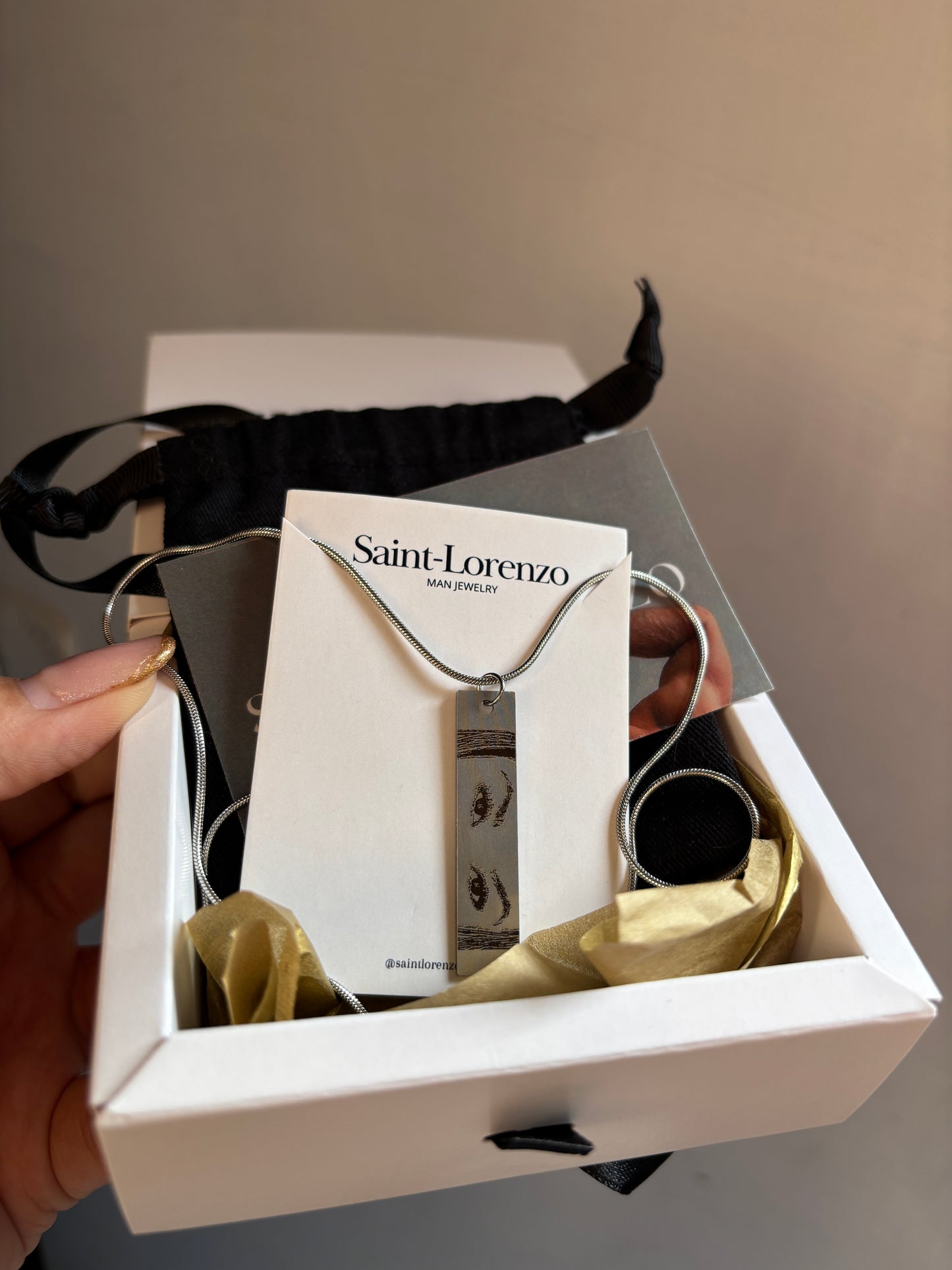 Look at me necklace
