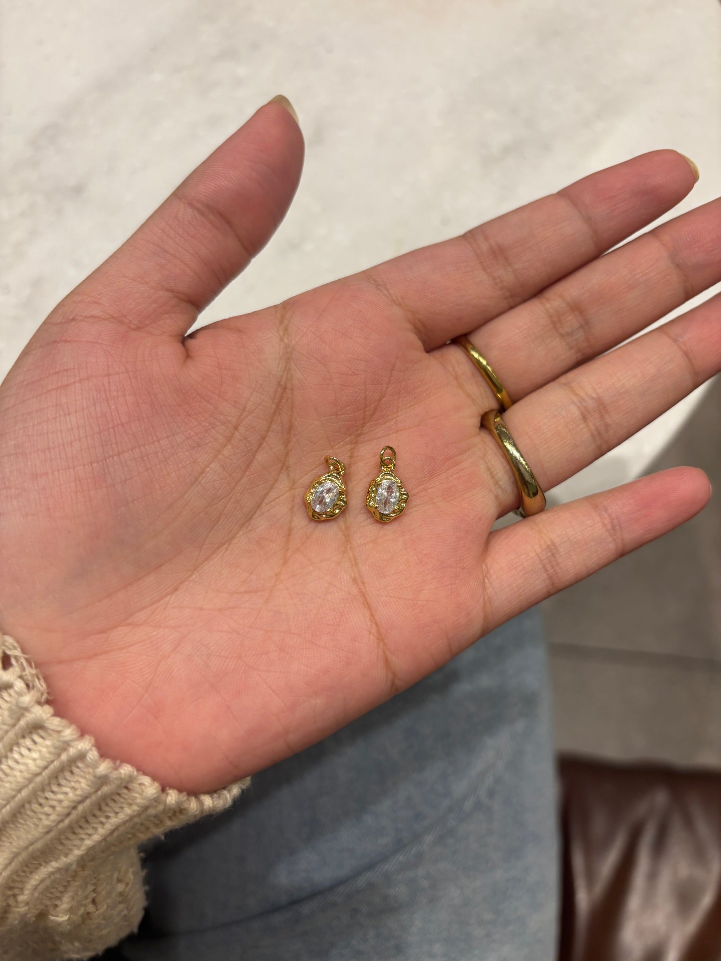 Marquesa hoops