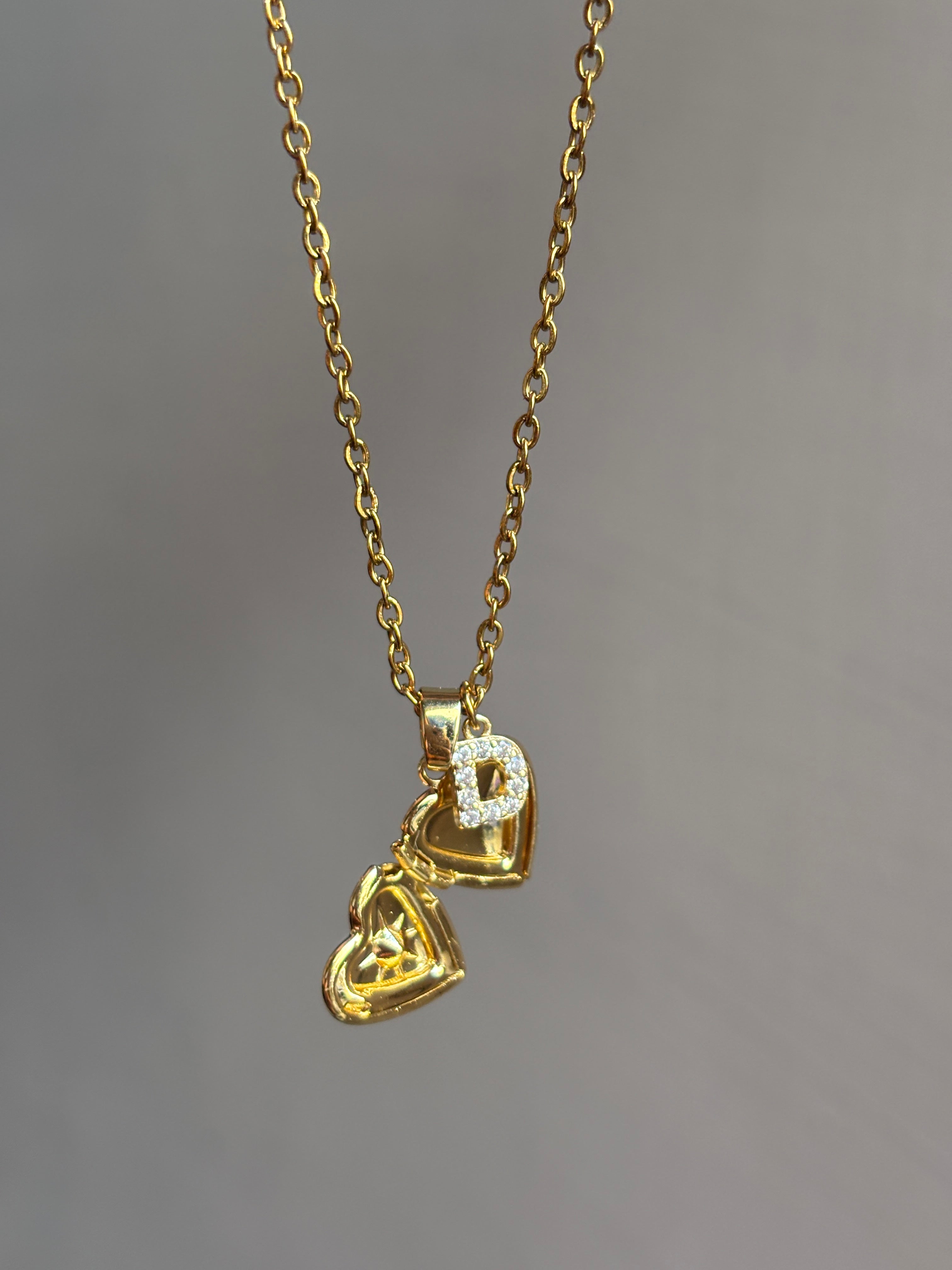 Diamond heart inicial Relicario