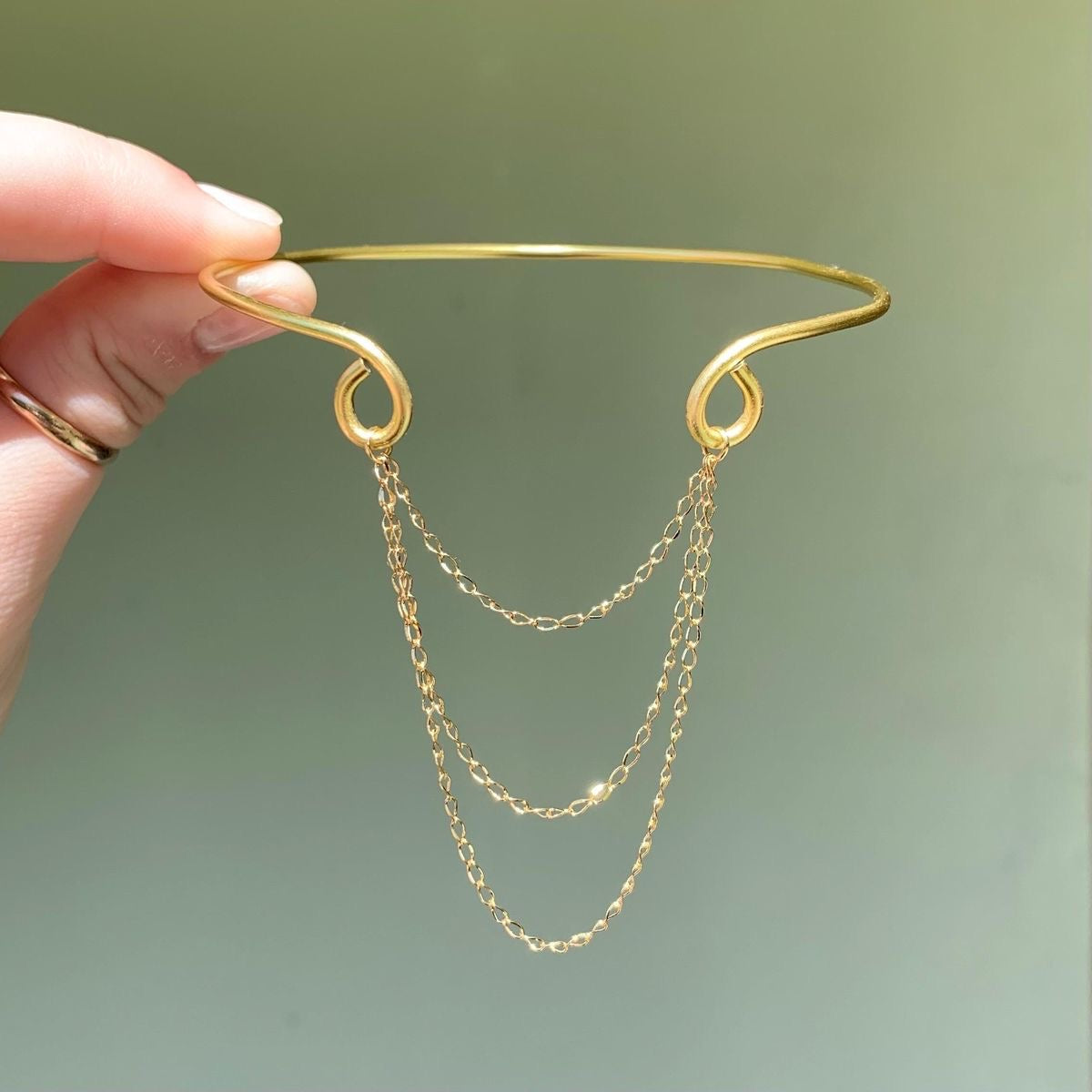 Arm bracelet
