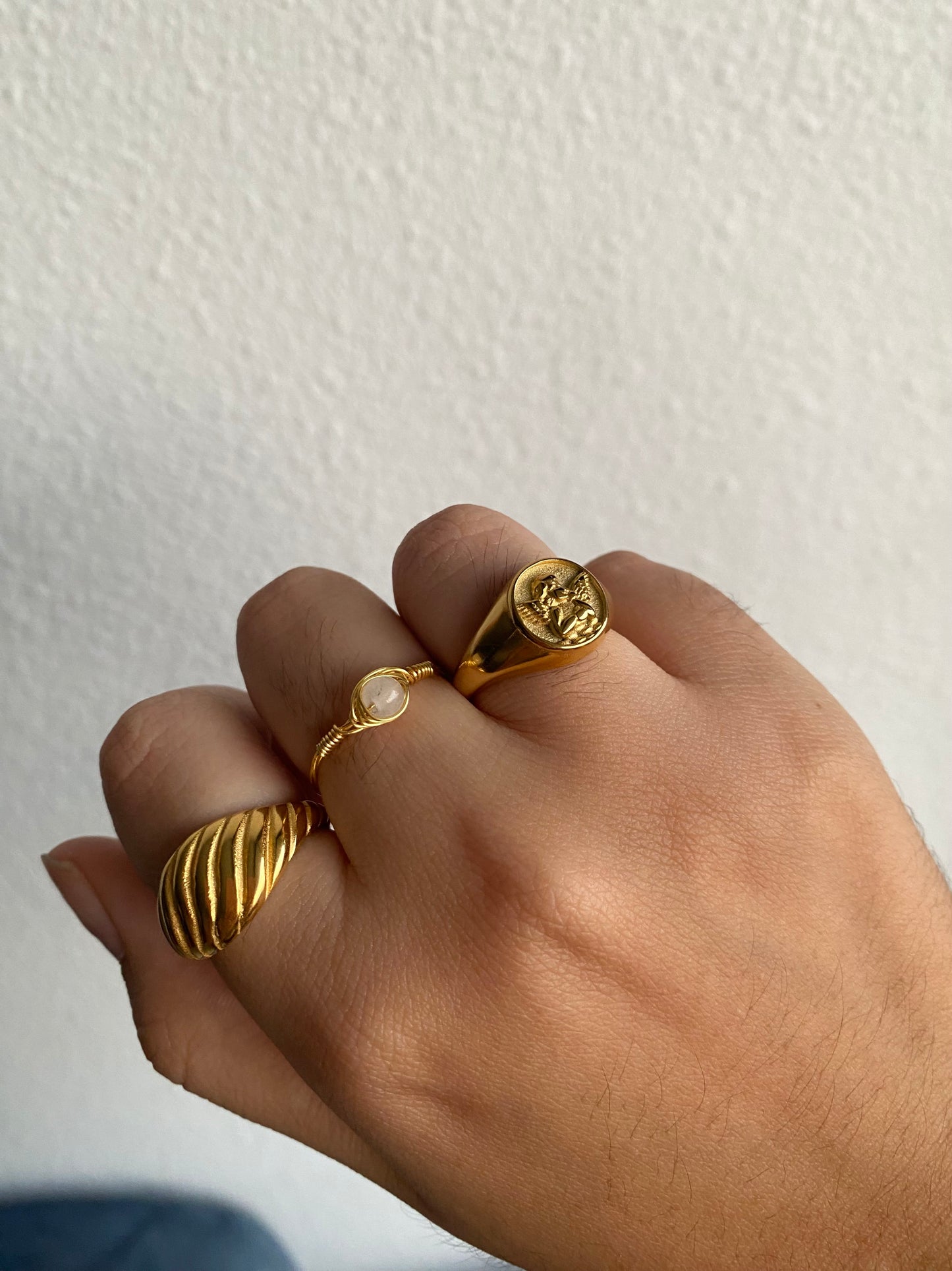 Croissant ring