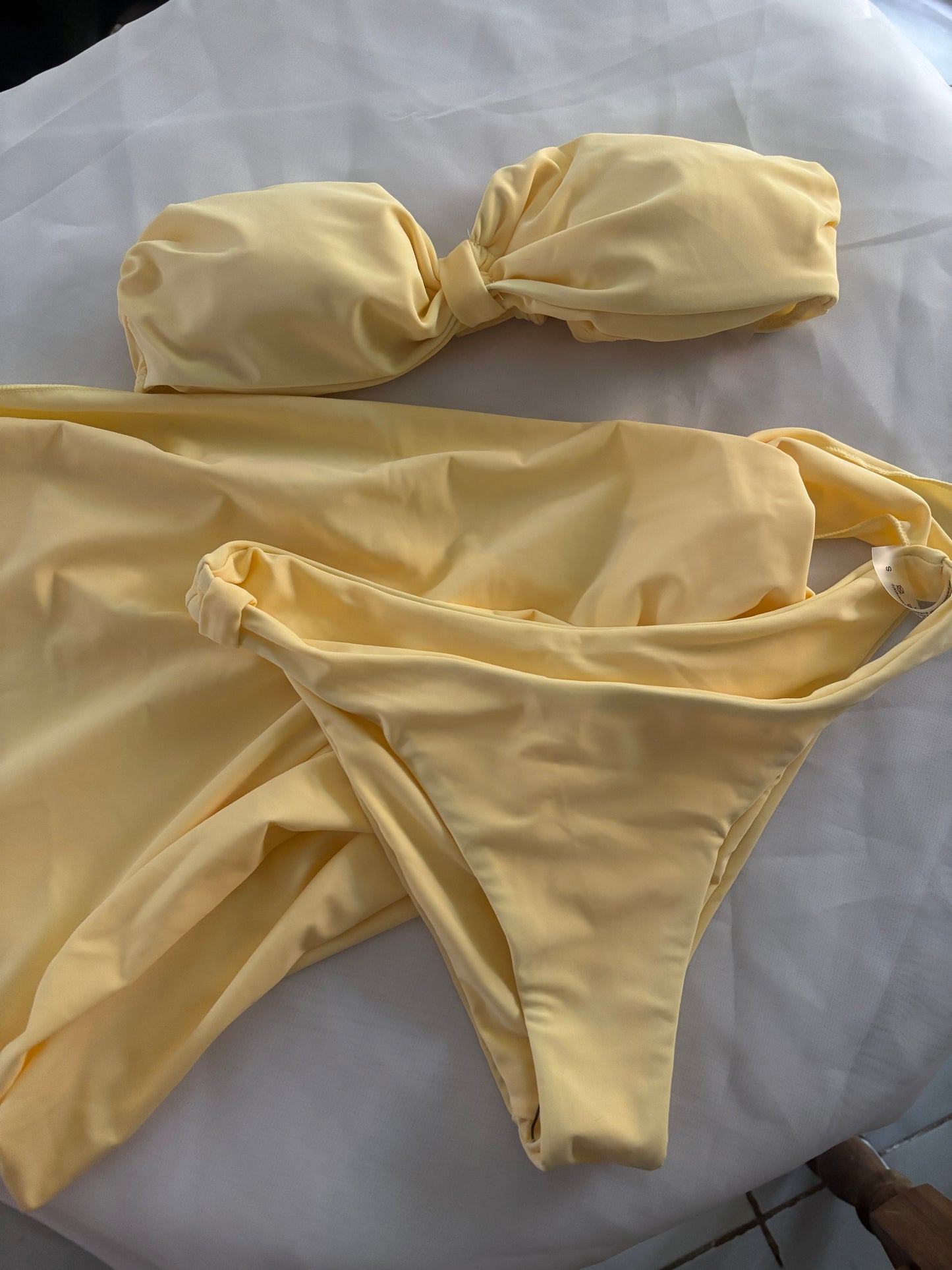 Bikini butter yellow