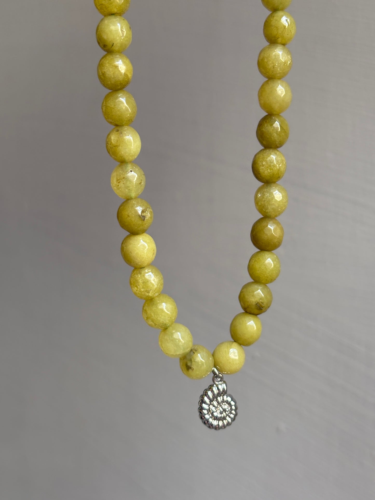 Oliva necklace