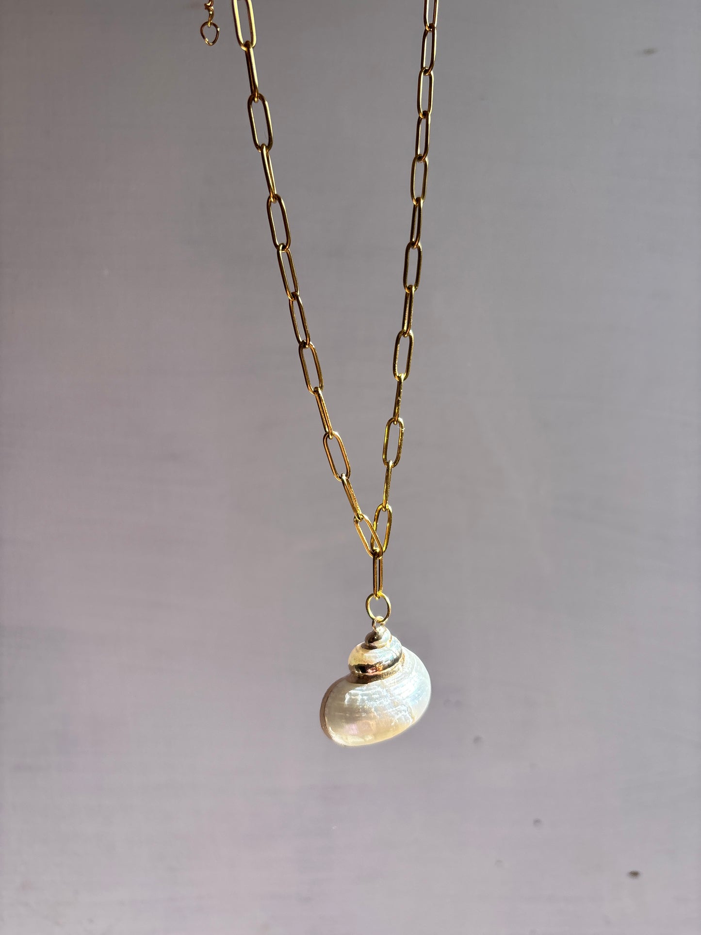 Saline necklace