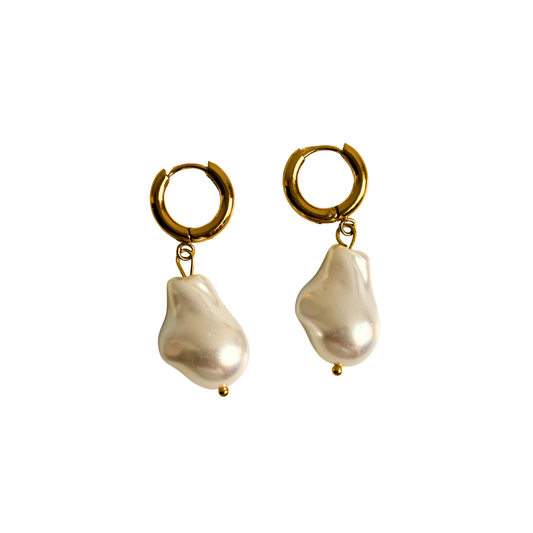Chunky pearly earrings