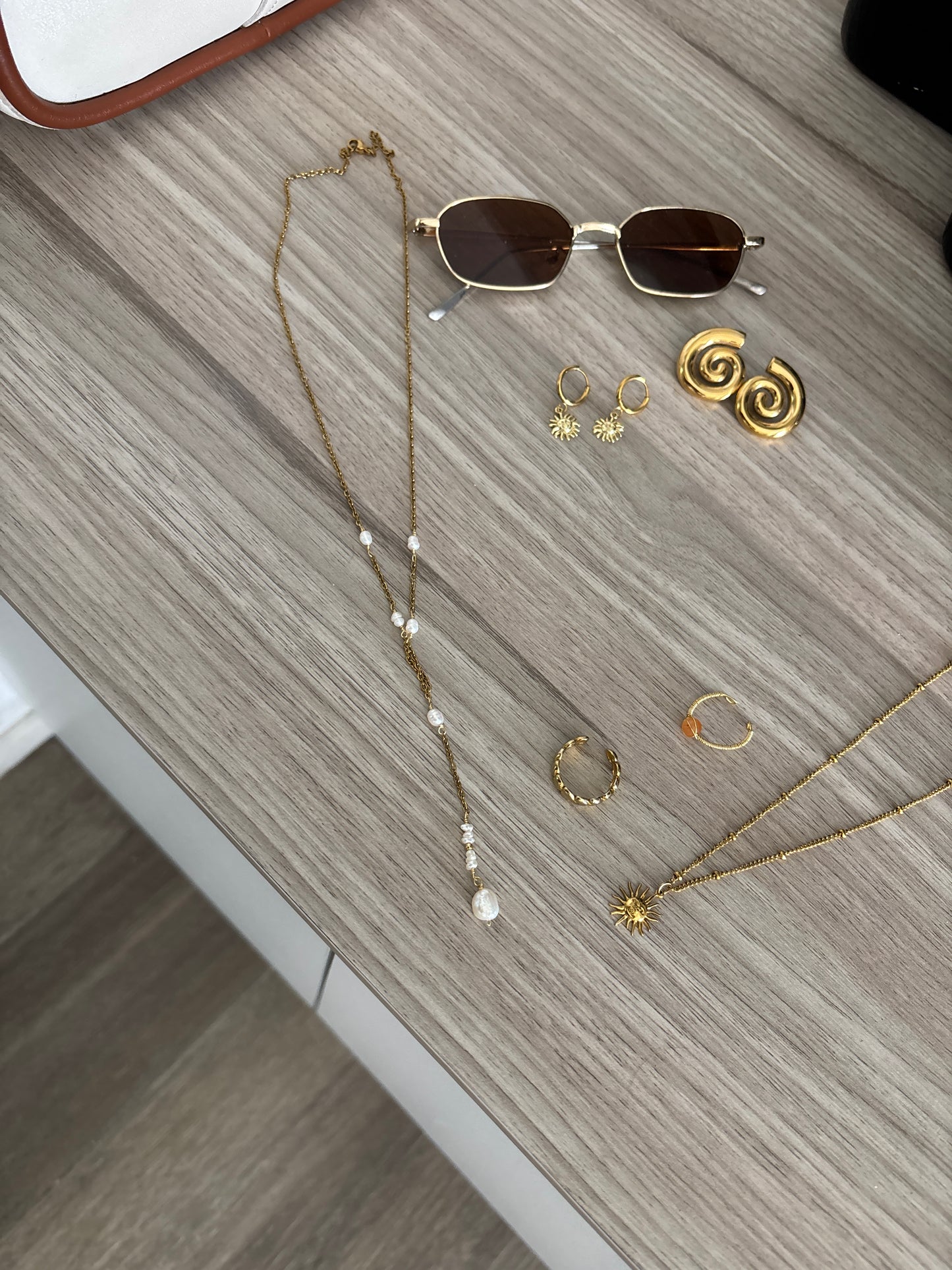 Clio pearl necklace