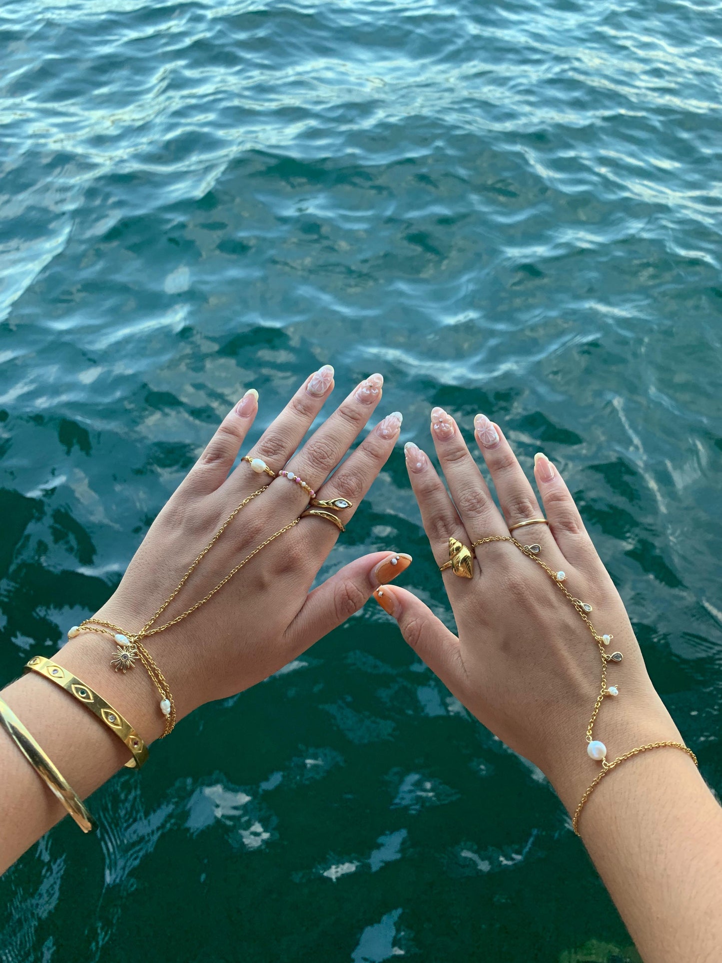 Hand-Chain Nova y Sol