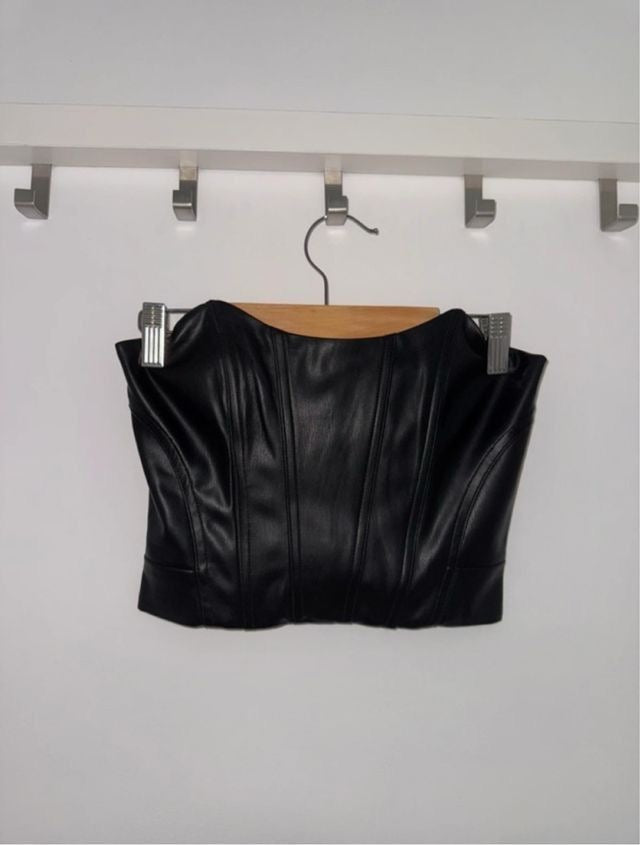 Top cuerina